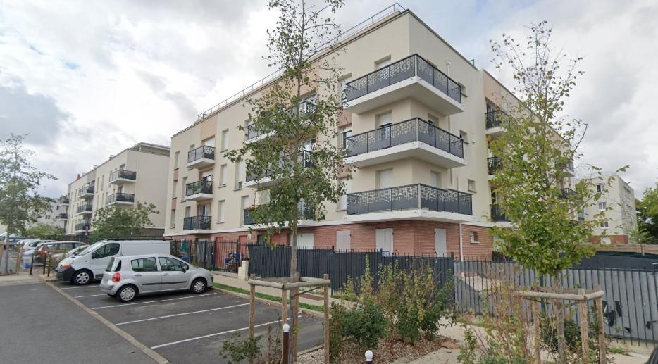 Disponible - Appartement Entier Neuf - 8Mn A Pied Rer C Paris, Parking Rue Gratuit, En Face Hopital D'Arpajon, Balcon Prive, Matelas Bultex 160X200, Ascenseur, Acces Pmr, Centre Ville A Pied エクステリア 写真