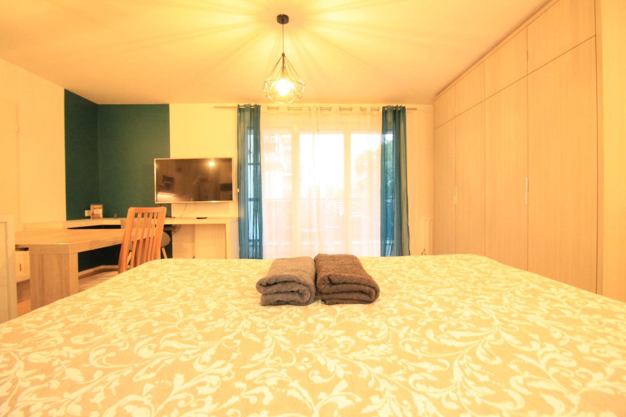 Disponible - Appartement Entier Neuf - 8Mn A Pied Rer C Paris, Parking Rue Gratuit, En Face Hopital D'Arpajon, Balcon Prive, Matelas Bultex 160X200, Ascenseur, Acces Pmr, Centre Ville A Pied エクステリア 写真