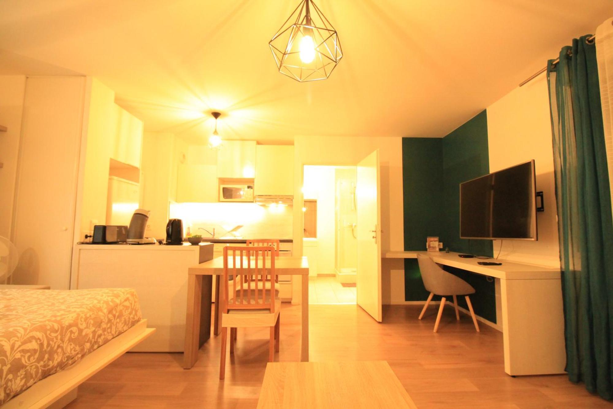 Disponible - Appartement Entier Neuf - 8Mn A Pied Rer C Paris, Parking Rue Gratuit, En Face Hopital D'Arpajon, Balcon Prive, Matelas Bultex 160X200, Ascenseur, Acces Pmr, Centre Ville A Pied エクステリア 写真